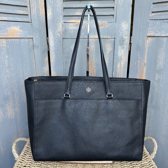 Tory Burch Handbags - Tory Burch Robinson Tote